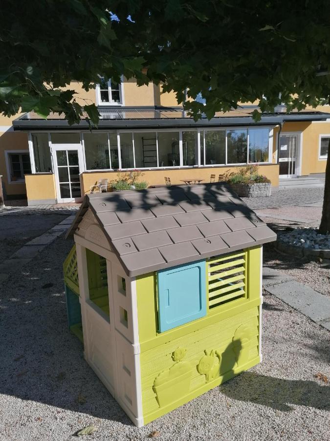 Ferienwohnung Schuhmann Mit Wintergarten Und Garten Therme Aquapulco Und Ikuna Erlebnispark, Zoo Schmiding 20 Min Mit Auto Entfernt Ab 3 Naechte Buchbar Hinzenbach Eksteriør bilde