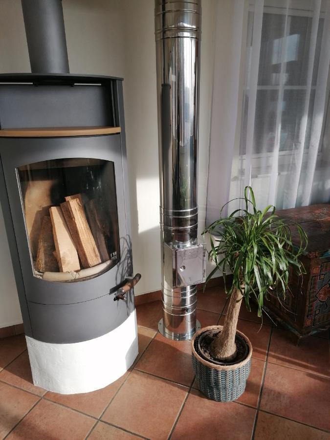 Ferienwohnung Schuhmann Mit Wintergarten Und Garten Therme Aquapulco Und Ikuna Erlebnispark, Zoo Schmiding 20 Min Mit Auto Entfernt Ab 3 Naechte Buchbar Hinzenbach Eksteriør bilde